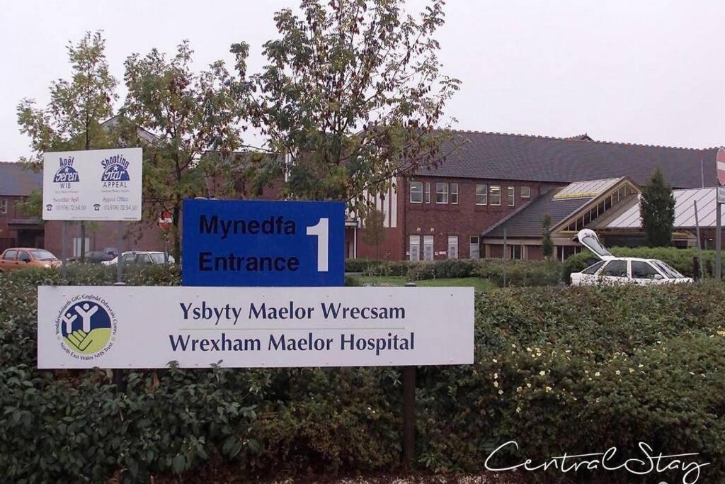 Wrexham Central Stay Apartment Seven Luaran gambar